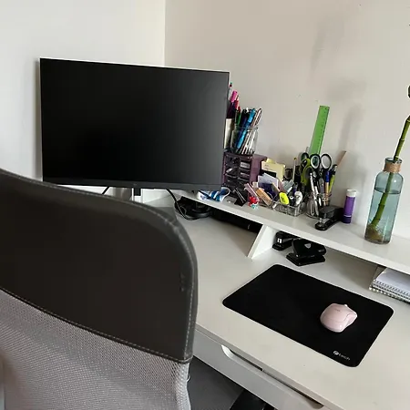 Cozy In Great Location *