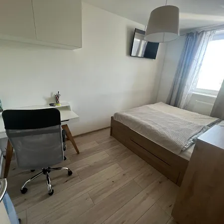 Cozy In Great Location * 科希策